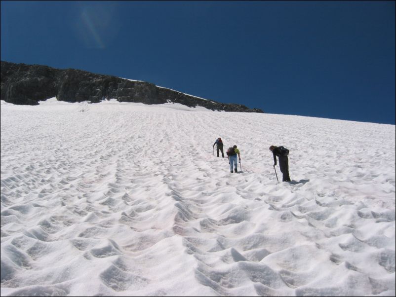 2005-08-20 Lyell (13) Richard, S and T on glacier with Lyell summit ridge ahead